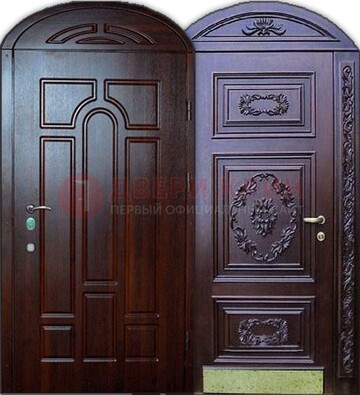 Стильная железная арочная дверь с декоративным элементом ДА-24 в Уфе
