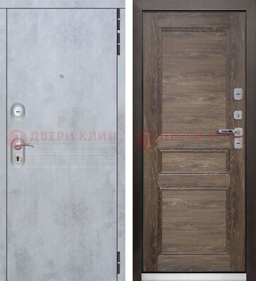 Серая металлическая дверь с МДФ коричневого цвета ДМ-304 в Рязани