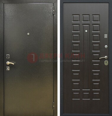 Темно-серая железная дверь с порошковым покрытием и МДФ Венге ДП-287 в Волхове