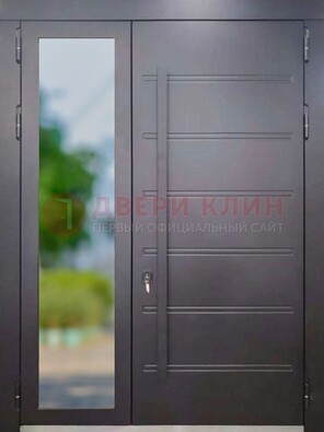 Чёрная двухстворчатая металлическая дверь со стеклом ДС-60 в Уфе
