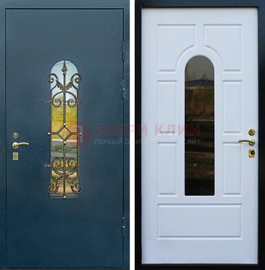 Входная дверь Дверь со стеклом и ковкой ДСК-71 для кирпичного дома в Уфе