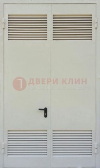 Белая металлическая противопожарная дверь с вентиляционной решеткой ДТ-6 в Уфе