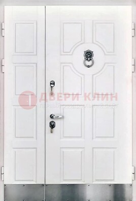Белая входная дверь с виноритом ДВТ-246 в Уфе